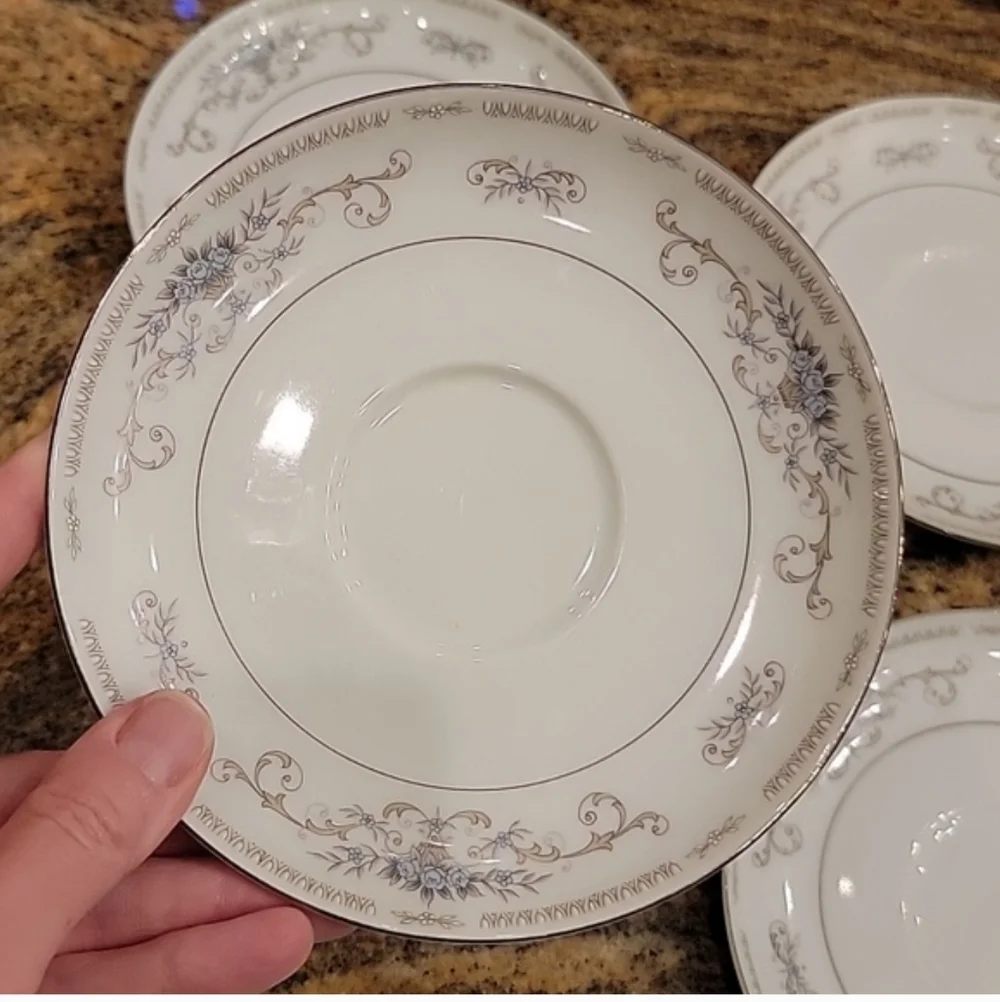 8 pc.tea Japan porcelain Diane plate set